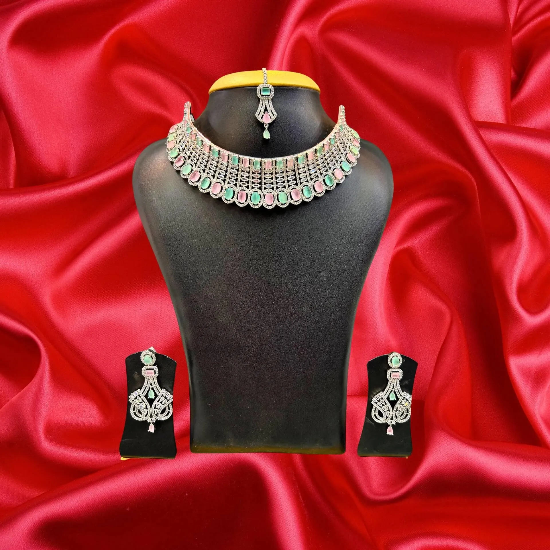 AD jewellery set with earrings (Multicolor)