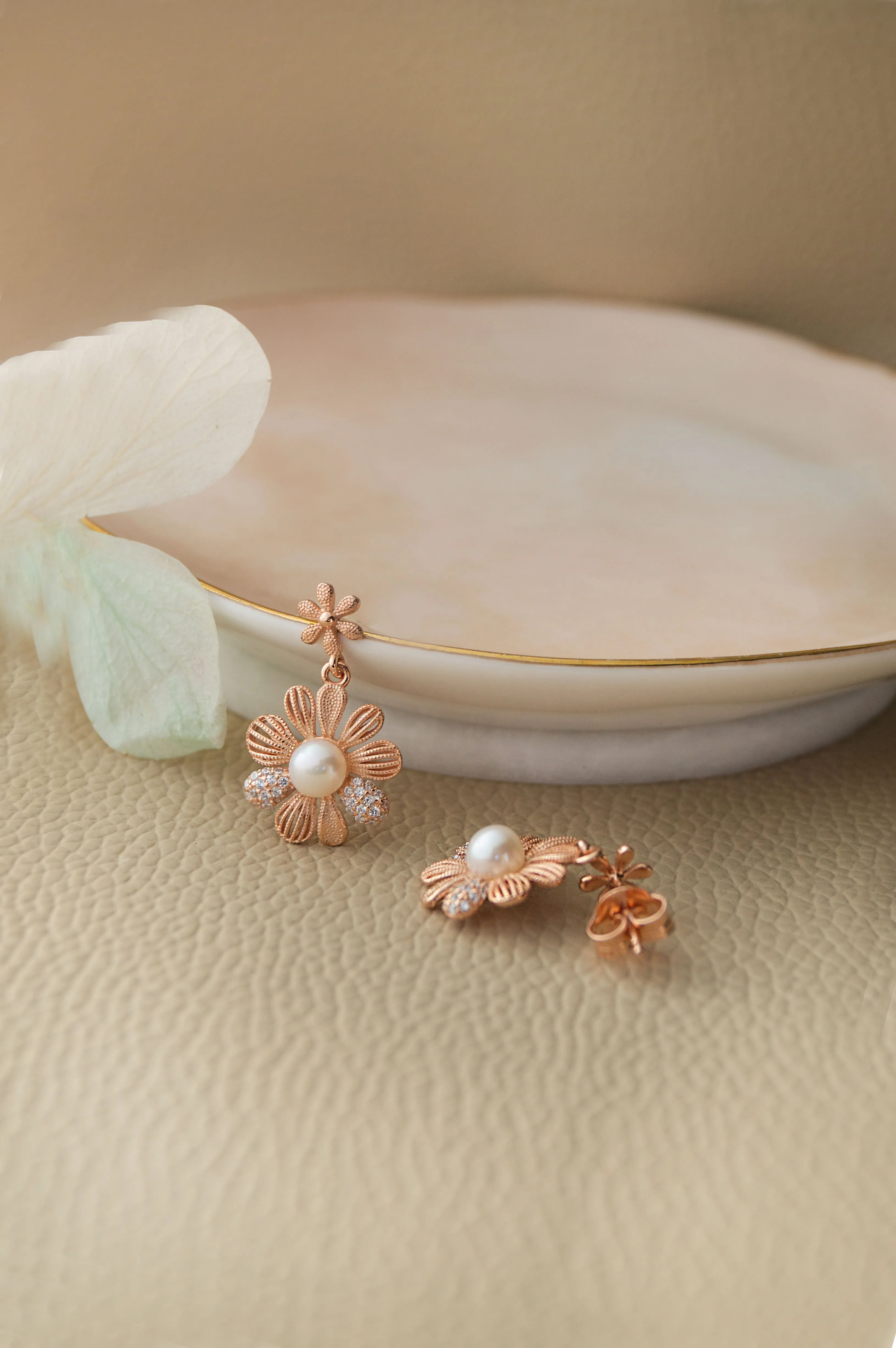 Alluring Pearl Rose Gold Plated Sterling Silver Stud Earrings