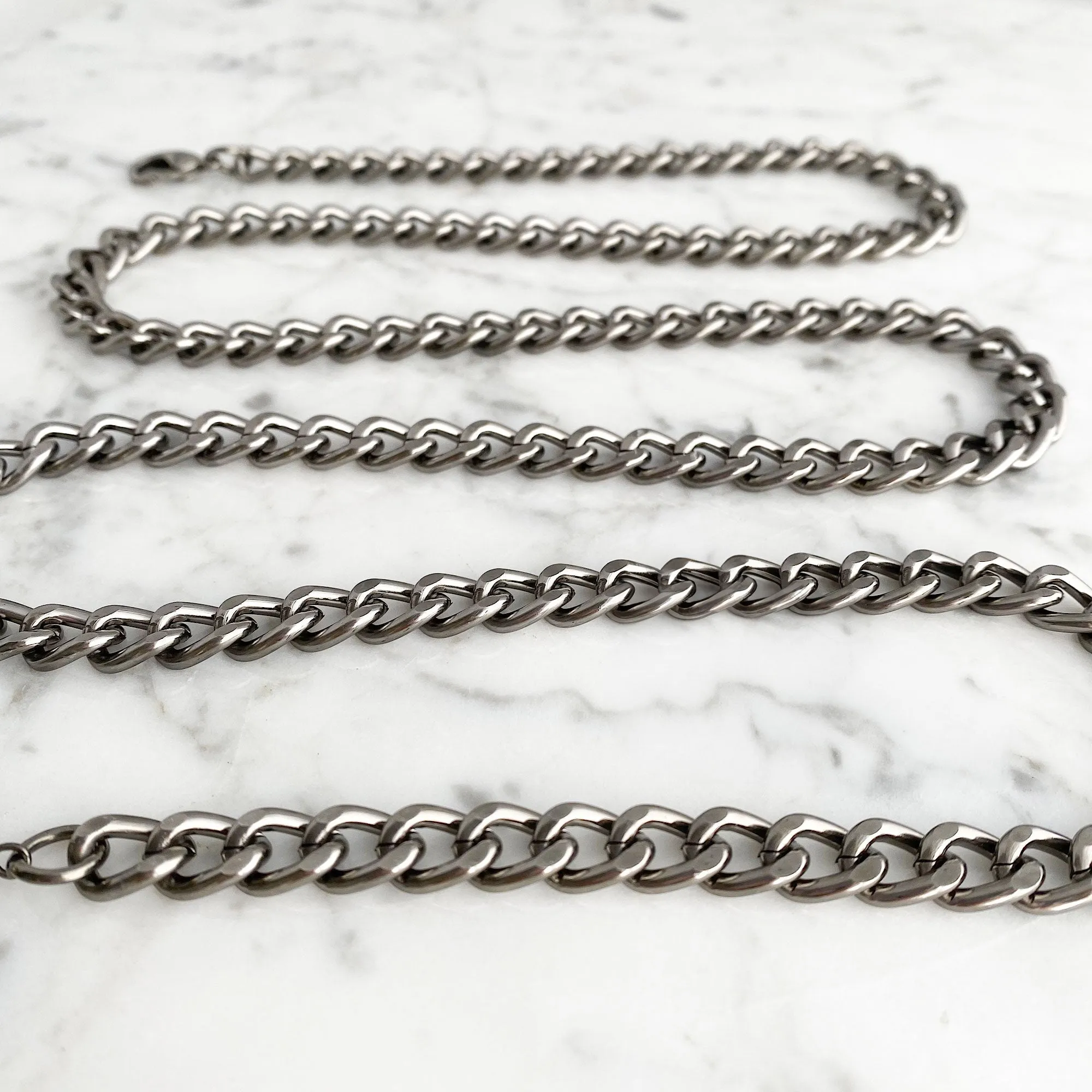 CLARISSA gun metal lightweight chain belt