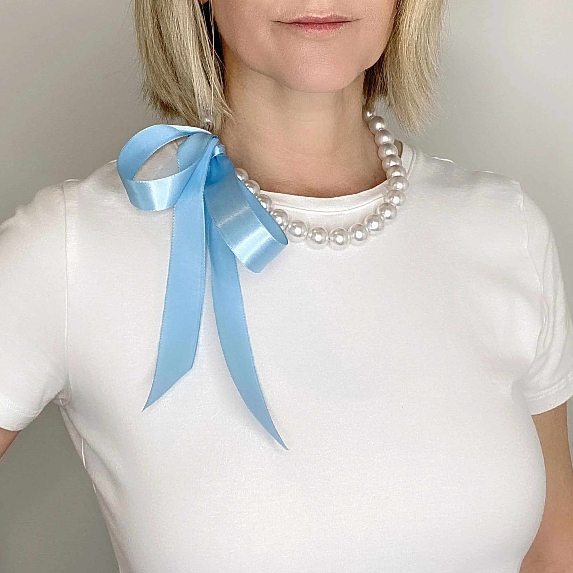 DOTTY light blue ribbon pearl necklace