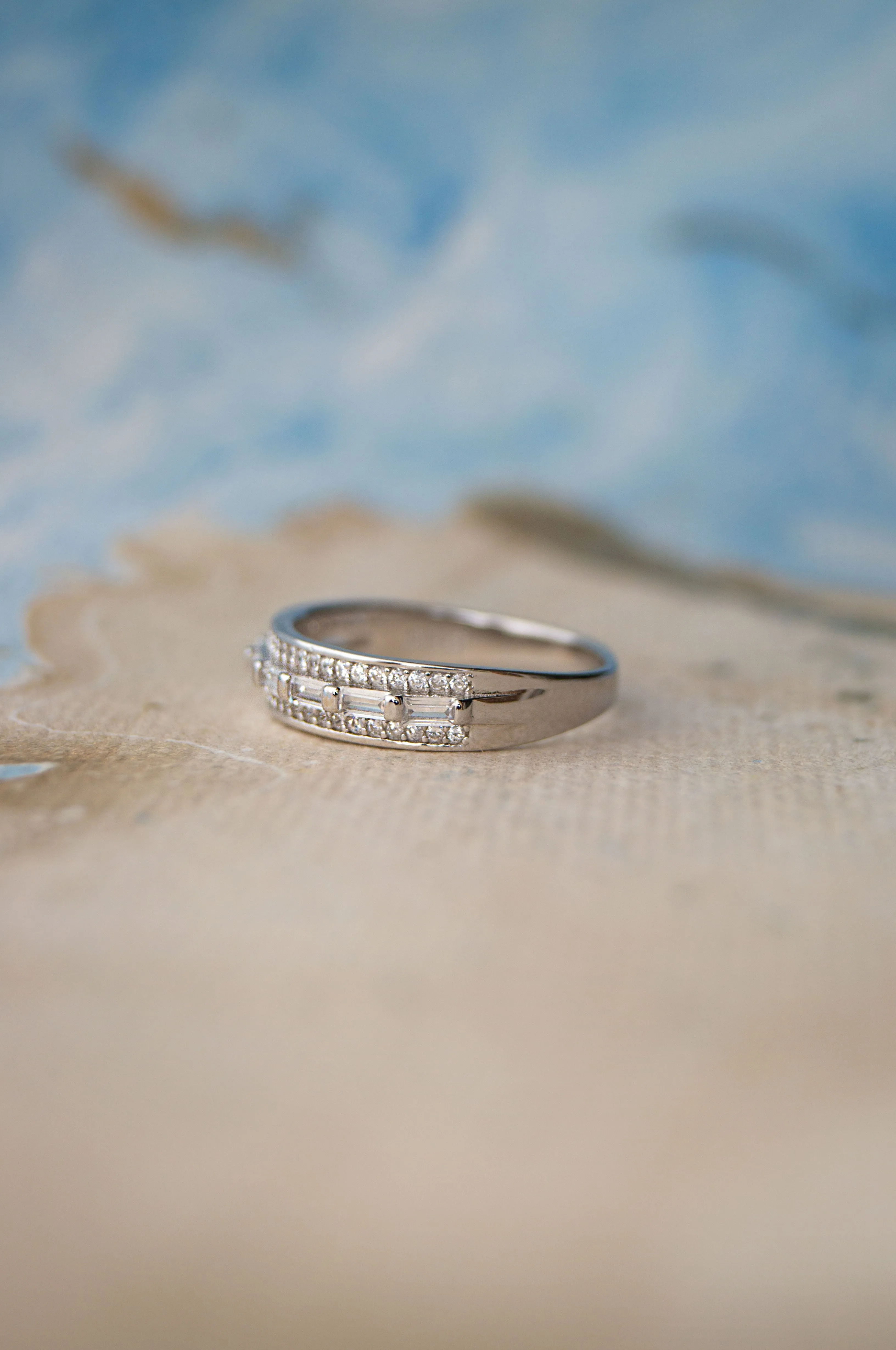 Gorgeous Linear Sterling Silver Band Ring