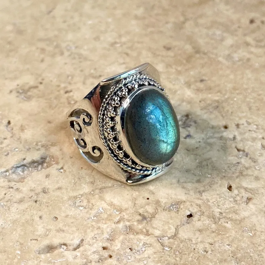 Labradorite Oval Gemstone Ring - Jali