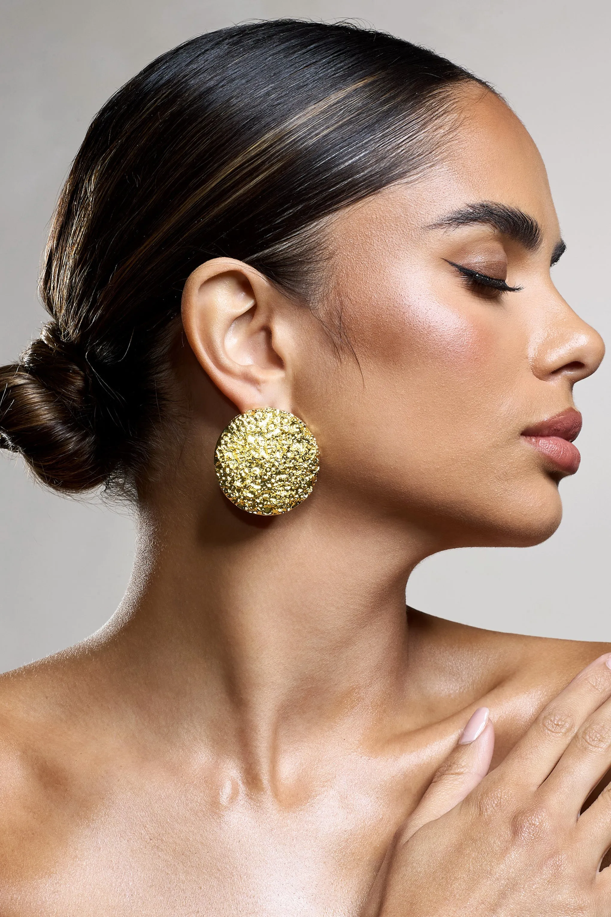 Libra | Gold Textured Disc Earrings