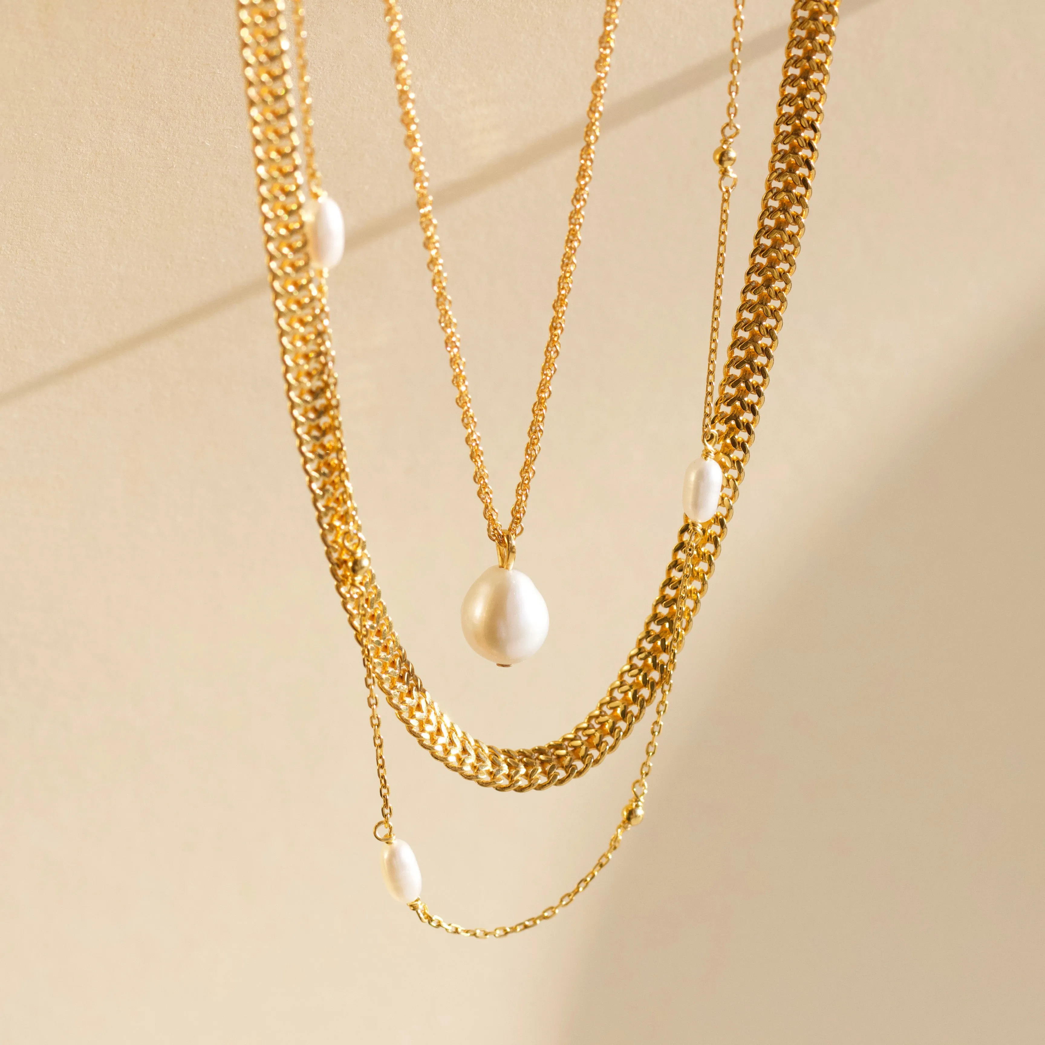 Luxe Barqoue Pearl Pendant Necklace