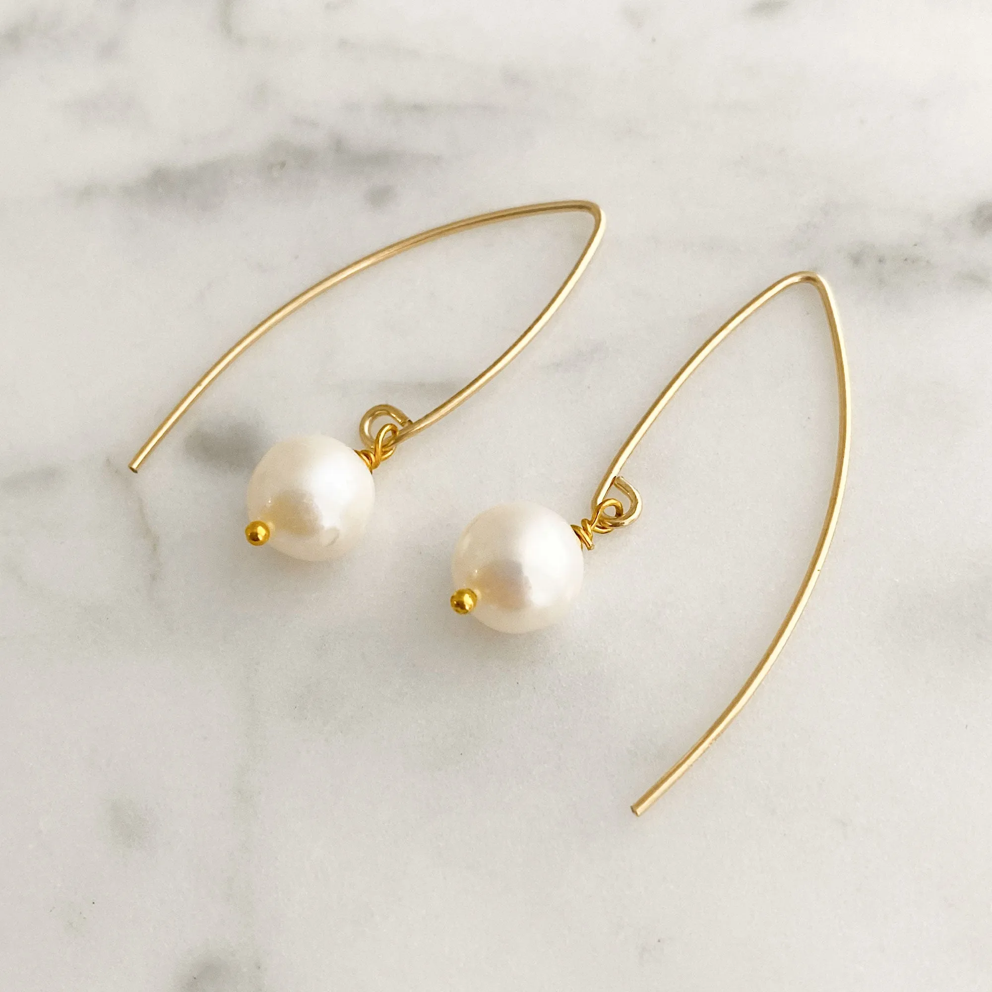 NEVE gold freshwater pearl earrings