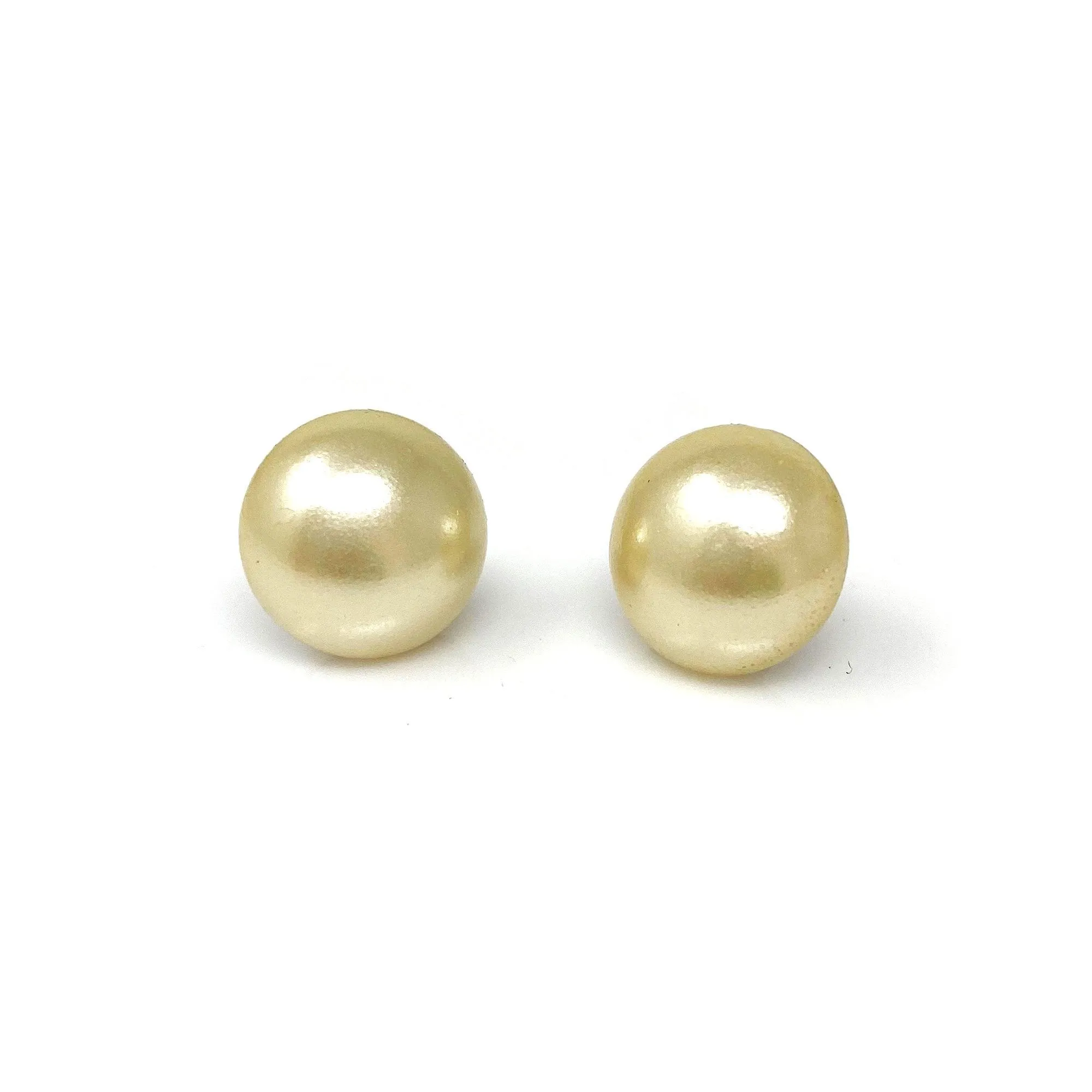 RONA cream pearl studs