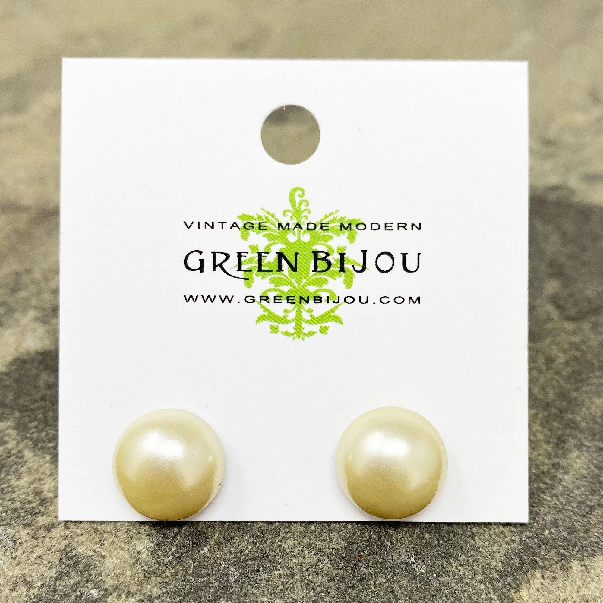 RONA cream pearl studs