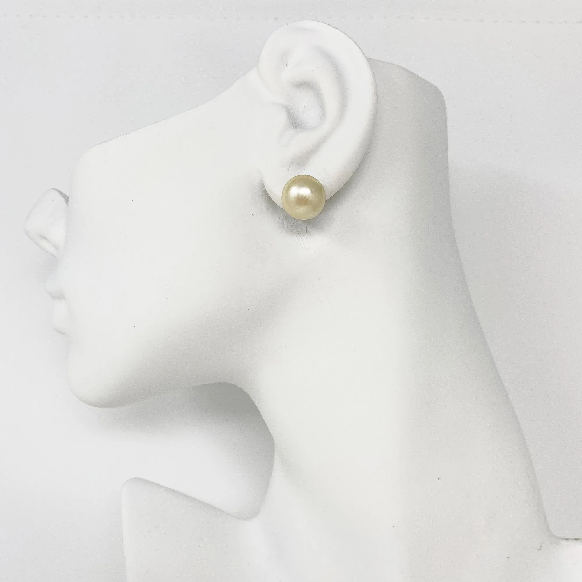 RONA cream pearl studs