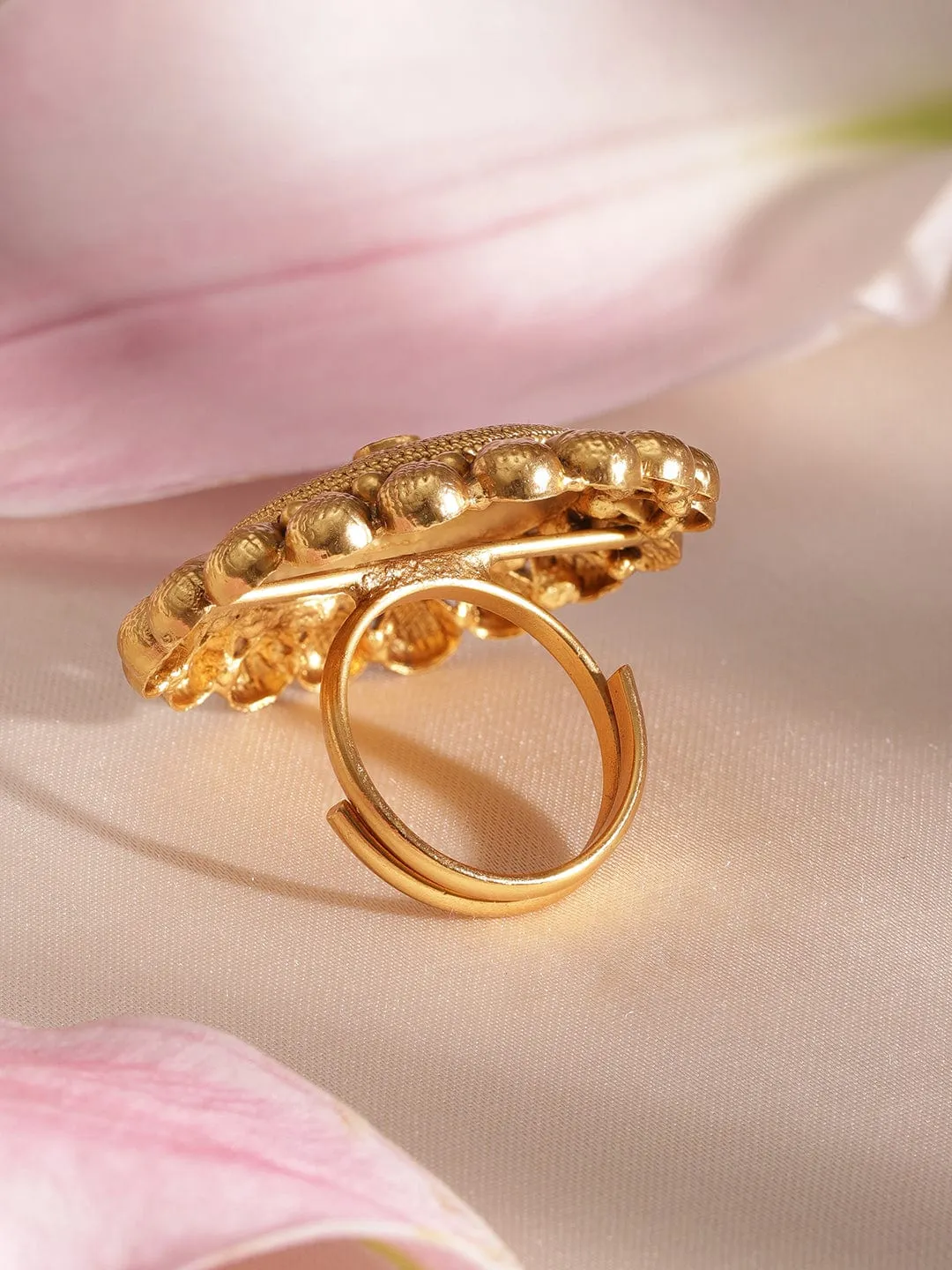 Rubans Opulent Elegance: 22K Gold-Plated Statement Rings for Timeless Style